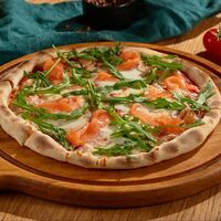 Пицца с лососем слабой соли в Liman