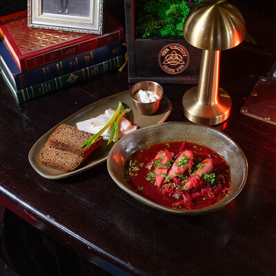 Свекольник с копченой грушей в Ирландский паб Тринити по цене 790 ₽