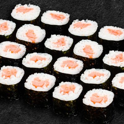 Три ролла Классический с лососем холодный в Рыба закусывала по цене 1169 ₽