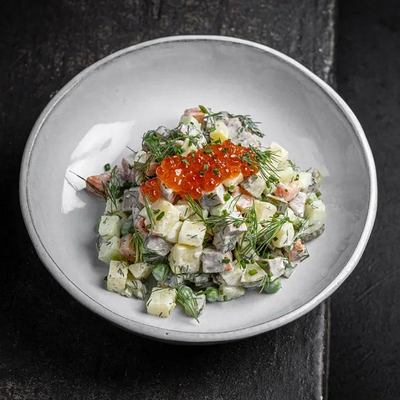 Оливье с языком и красной икрой в Tehnikum по цене 850 ₽