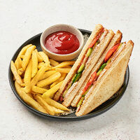 Сэндвич c курицей и картофелем фри в Рокнроллы