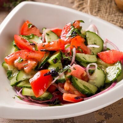 Салат со свежими овощами по-кавказски в ШАШЛЫК & BBQ по цене 750 ₽