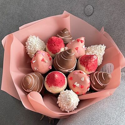 Букет Love в Happy Pie по цене 3850 ₽