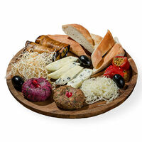 Ассорти грузинских закусок в Сами Сусами