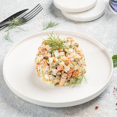 Салат Оливье в Магбургер & Братья Караваевы по цене 155