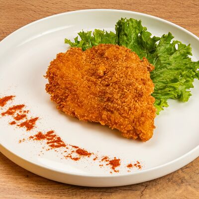Курица отбивная в панировке в Пекарня Кулинария Плюшка Ватрушка по цене 215 ₽