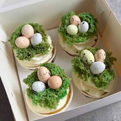 Капкейки со сливочным кремом Пасхав Lipatik sweets по цене 1690 ₽