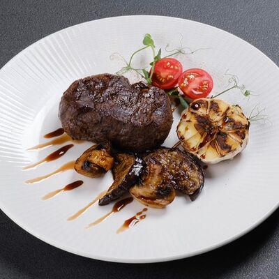 Филе миньон с гранатовым соусом в Акватория по цене 1435 ₽