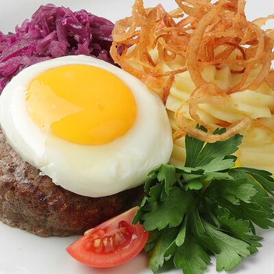 Ланч №5 Бифштекс с яйцом и картофельным пюре в Максимилианс по цене 390 ₽