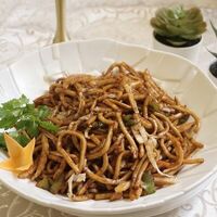Жареная лапша с говядиной в Хаочи
