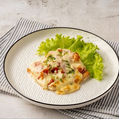 Кета с томатами и моцареллой в Сели-Съели по цене 570 ₽