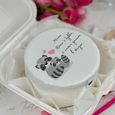 Бенто-торт маме с енотом в Tort4u по цене 1590 ₽