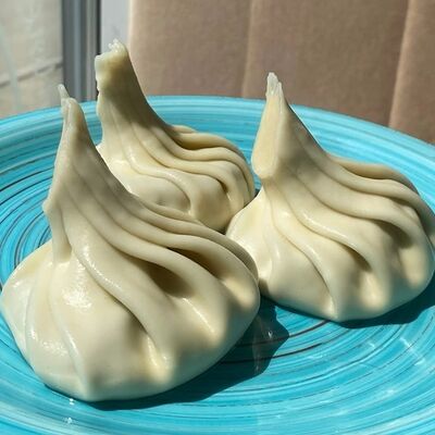 Хинкали с лососем и жареным луком в Хачапури & Кофе по цене 620 ₽