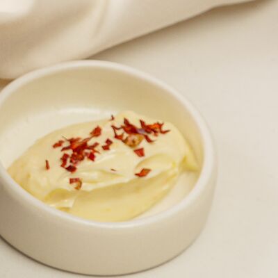 Цитрусовое сливочное масло с хлопьями чили в УГОДНИКИ по цене 234 ₽