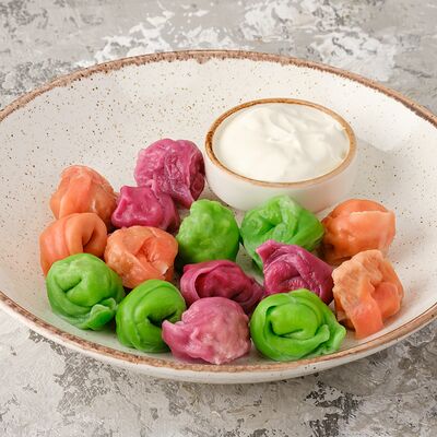 Цветные куриные пельмешки в Casa Mia Халва Тсуру по цене 375 ₽