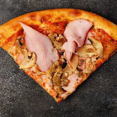 Прошуто Фунги в Sushi & More по цене 580 ₽