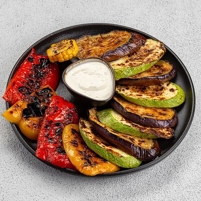Овощное ассорти на углях Маленький микс с соусом в Шашлык - BBQ по цене 539 ₽