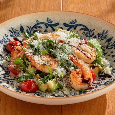 Руккола, креветки, авокадо, сыр в Russo Italiano по цене 890 ₽