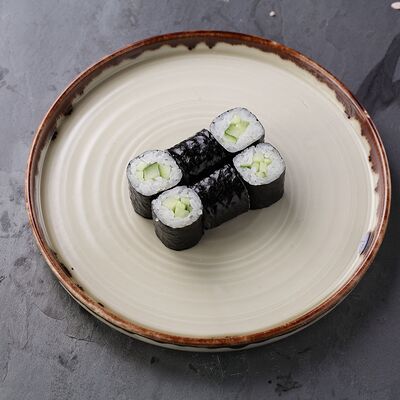 Ролл с огурцом в Лас Пальмас по цене 290 ₽