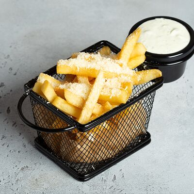 Картофель фри с пармезаном в Люди в Баре по цене 350 ₽