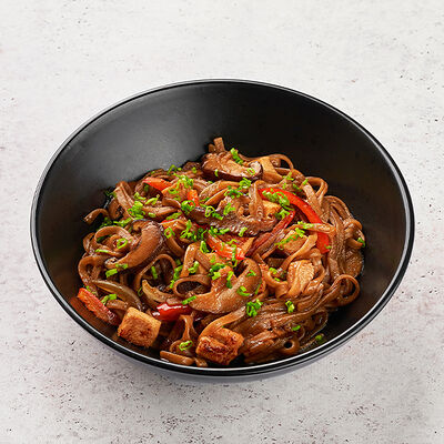 Вок лапша с курицей в Рокнроллы по цене 540 ₽