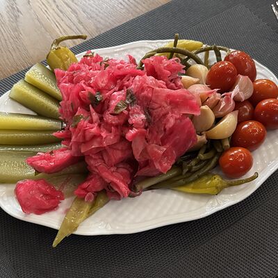 Букет из маринованных овощей в Хинкальная по цене 690 ₽