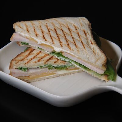 Сэндвич с курицей в Coffee Way по цене 399 ₽