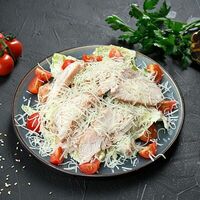 Цезарь с курицей в Lion Pizza