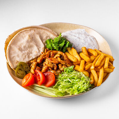 Открытый гирос с курицей, овощами и картофелем фри в АВЛИ бистро по цене 890 ₽