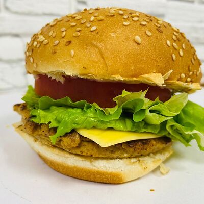 Бургер с курицей в Coffee vs Burger по цене 325 ₽