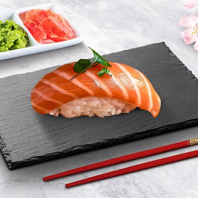 Нигири с лососем в Sushi White Lux по цене 179 ₽