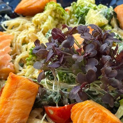 Паста с лососем и овощами в Hookah time по цене 820 ₽