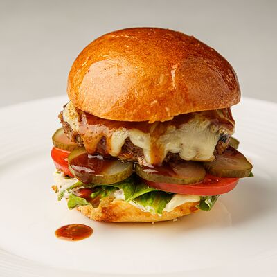 Бургер Философия с картофелем фри в Философия по цене 950 ₽