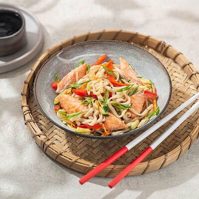 Удон с лососем в устричном соусе в ПАЛКИ-СКАЛКИ по цене 471 ₽