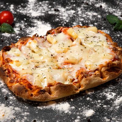 Пицца Гавайская в PIZZAZAVR по цене 870 ₽