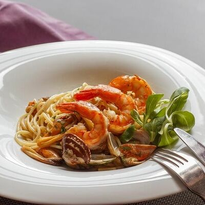 Паста с тигровыми креветками и ракушками вонголе в Per Se по цене 1150 ₽