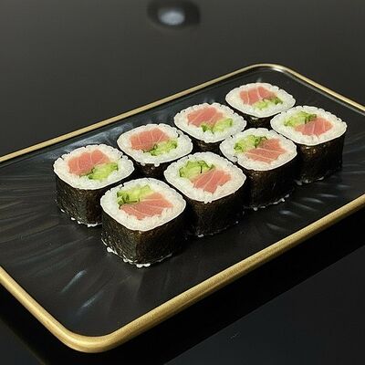 Ролл с тунцом и огурцом в Бейкер суши по цене 469 ₽