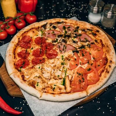 Пицца Ассорти в FoodBox по цене 650 ₽