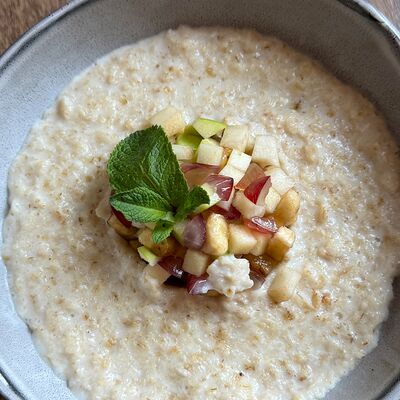 Овсяная каша с фруктами в Savoiardi по цене 354 ₽