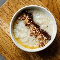 Рисовая каша на кокосовом молоке с финиками и миндалем в Pasta Salsa Osteria