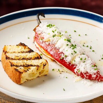 Перец рамиро с кремом из горгонзолы в Salone pasta & bar по цене 1190 ₽