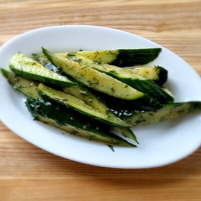 Огурцы малосольные в Золотая вилка по цене 235 ₽