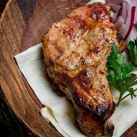 Свиная корейка на кости в Дади