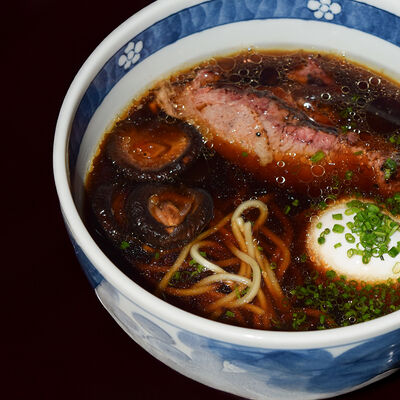 Сёю рамен с говядинойв Self Edge Japanese по цене 1500 ₽