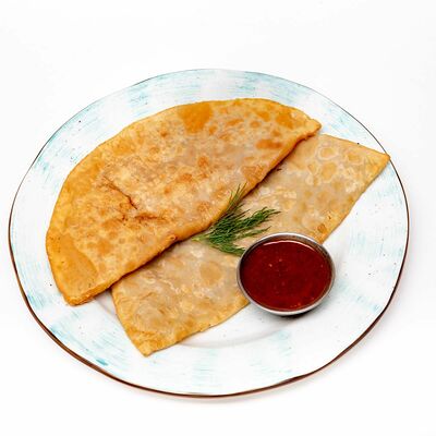 Чебурек с говядиной в Гриль house по цене 250 ₽