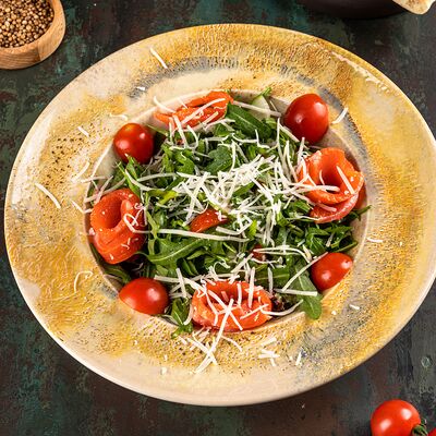 Салат с сёмгой в MARMARIS RESTAURANT по цене 1130 ₽