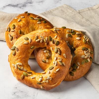 Бейгл с джемом и маслом в Кэрри по цене 210