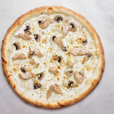 Курица и грибы на сливочном соусе в Bonape по цене 939 ₽