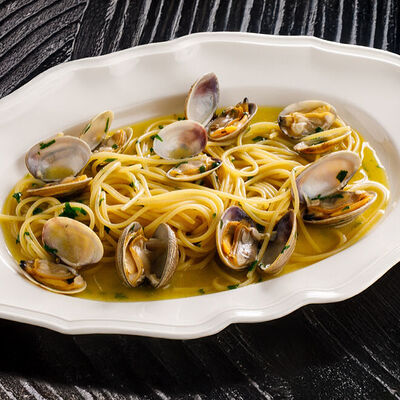 Спагетти с вонголев Ginza по цене 1990 ₽