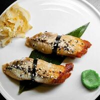 Суши с угрем в More More